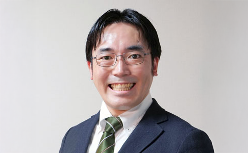 高荷 智也 氏