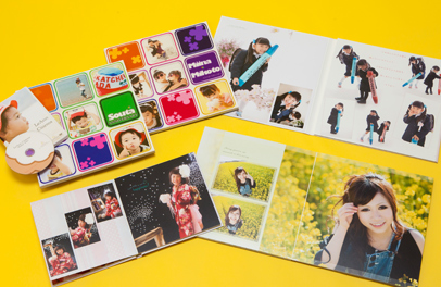 家族写真では、まだムービーは浸透していない。そこで、あらかじめ3つの商品パッケージを用意し、一番上のグレードを動画入りという内容にしている（アルバム10p＋データCD30カット＋ムービー入りスライドショーのセット商品が65,000円［撮影料別途］）。事前の打ち合わせでおすすめしやすく、またお客さまにとっても動画の有無が選びやすくなっている。