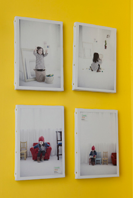 最近人気なのがキャンバスプリントの新商品(15,750円)。部屋に飾ったときの感じがイメージしやすいようにディスプレイされている。