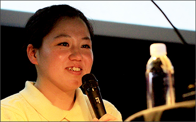 写真：鶴岡慧子監督