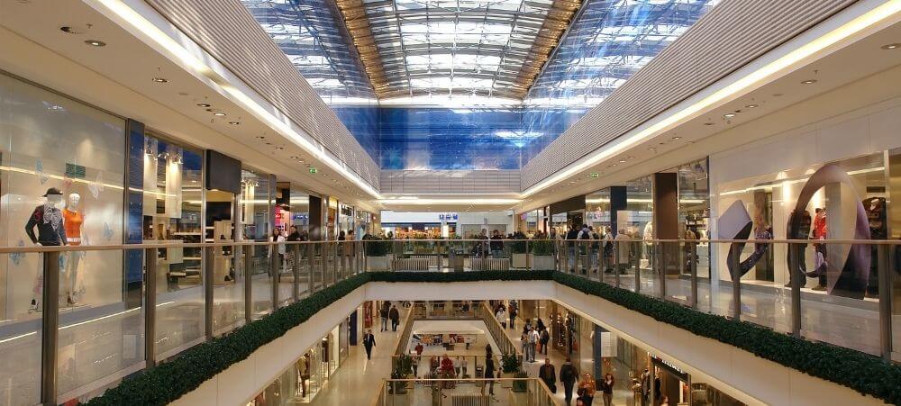 イメージ：VMS Milestone XProtectの店舗／ショッピングセンターでの活用シーン